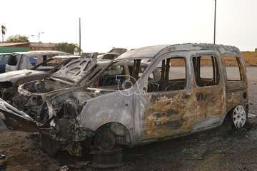 Cinco vehículos calcinados un incendio intencionado en un solar de El Ejido-Telde/TA.